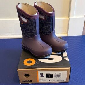 Bogs Kids Purple Pull-On Waterproof Boots- size 9